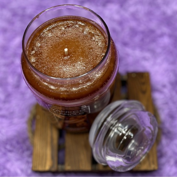 Large YANKEE CANDLE Cinnamon Stick 22 oz - Picture 10 of 12